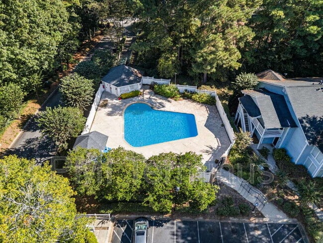 Building Photo - 2721 St Augustine Trail SE