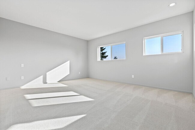 Building Photo - Big Brilliant Greenwood Home: 87th and Linden
