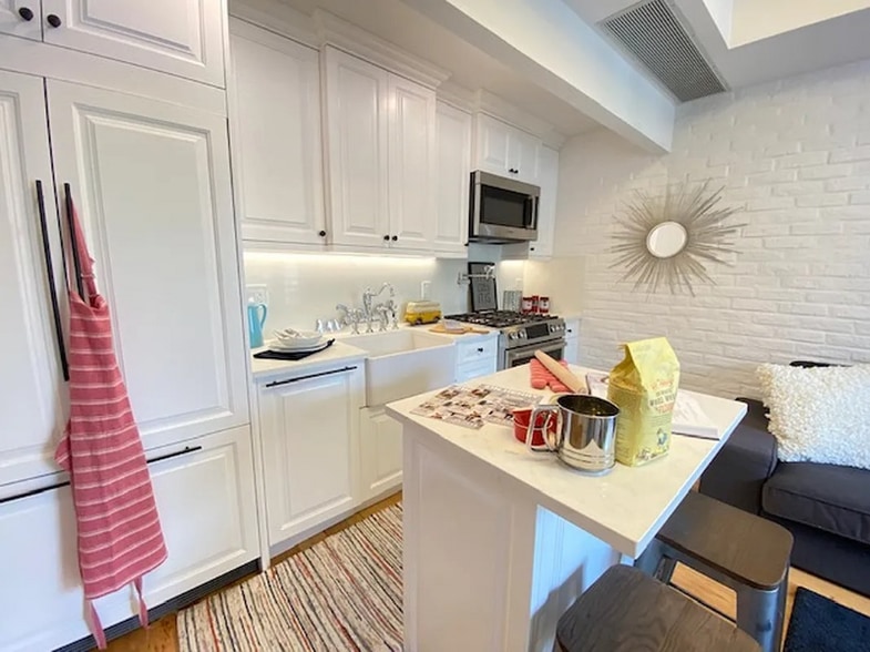 Building Photo - 21 N Henry St