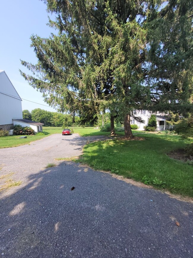 Building Photo - Country Views In Berks County-one pet allowed