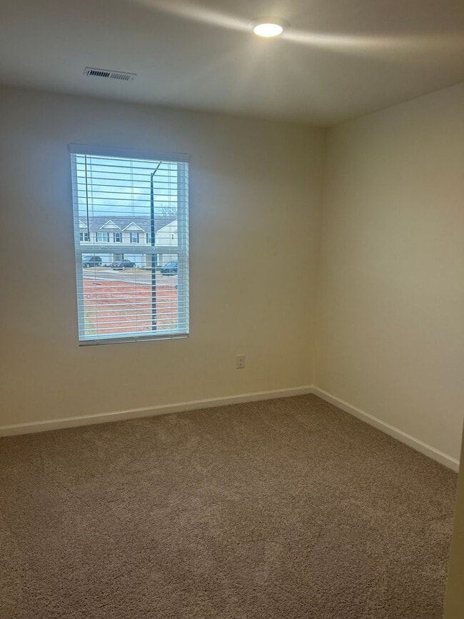 Building Photo - Brand New townhome in the heart of Newton!