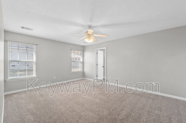 Building Photo - 122 Oakwood Dr