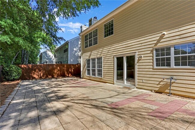 Building Photo - 3527 Chastain Glen Ln NE