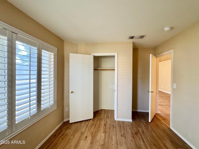 Building Photo - 1851 E Countrywalk Ln