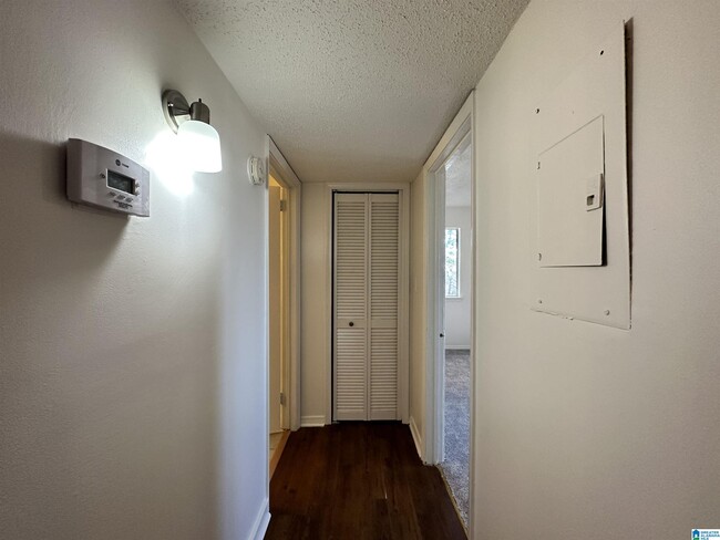 Building Photo - 415 Skyview Dr