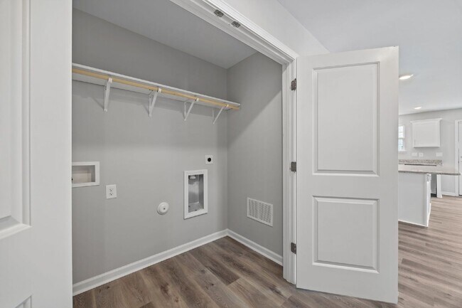 Building Photo - 4500 Sandstone Dr
