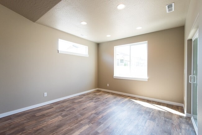 Building Photo - New 4 Bedroom Home in Post Falls with 3 Car Garage!