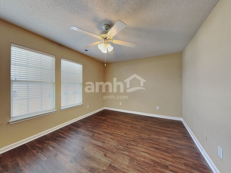 Building Photo - 3607 Sunset Hollow Dr