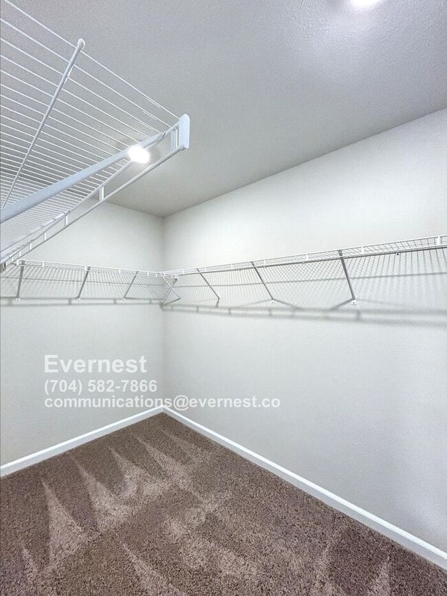 Building Photo - 2174 Willow Gln Dr
