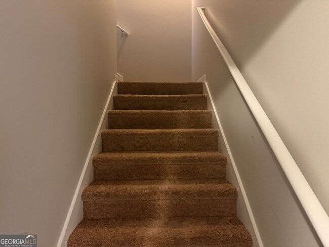 Building Photo - 125 Leland Ln