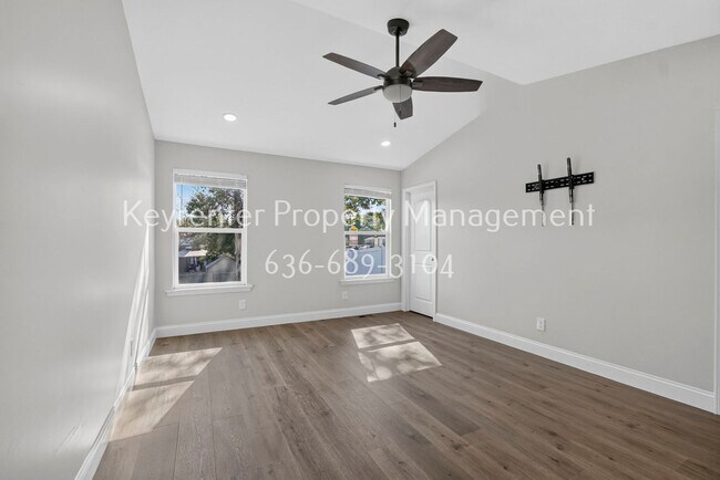 Building Photo - 926 Townhouse Ln