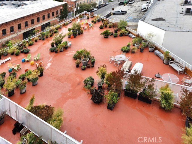 Building Photo - 1855 Industrial St