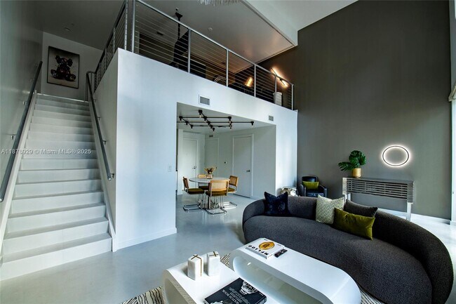 Building Photo - 1060 Brickell Ave