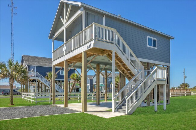 Building Photo - 1079 Cedar Ln