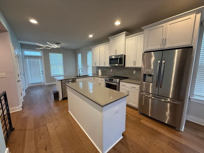 Building Photo - 2118 Bryant Park Dr