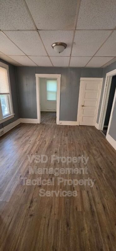 Building Photo - 1583 E 84th St