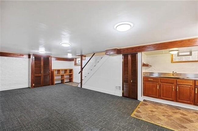 Building Photo - 2221 Wightman St