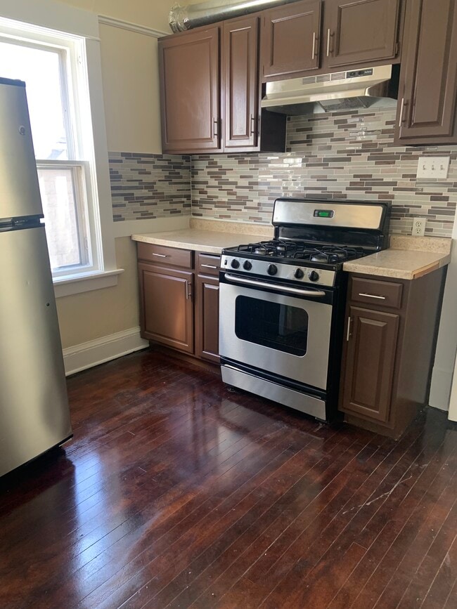 Building Photo - 1659 S 58th St