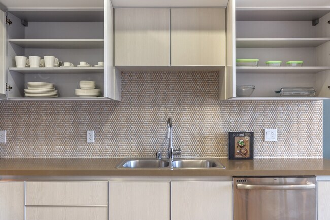 Building Photo - 10473 Santa Monica Blvd