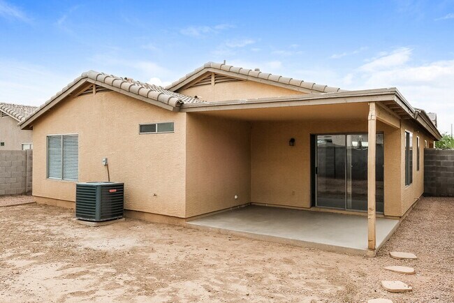 Building Photo - 6054 W Jones Ave
