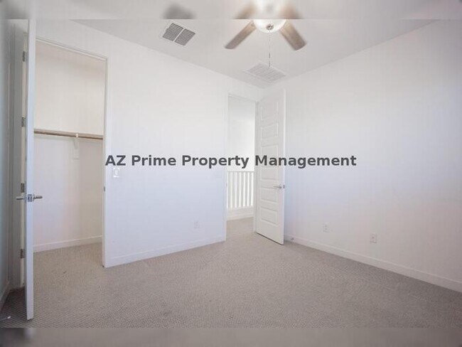 Building Photo - 3719 S 63rd Dr