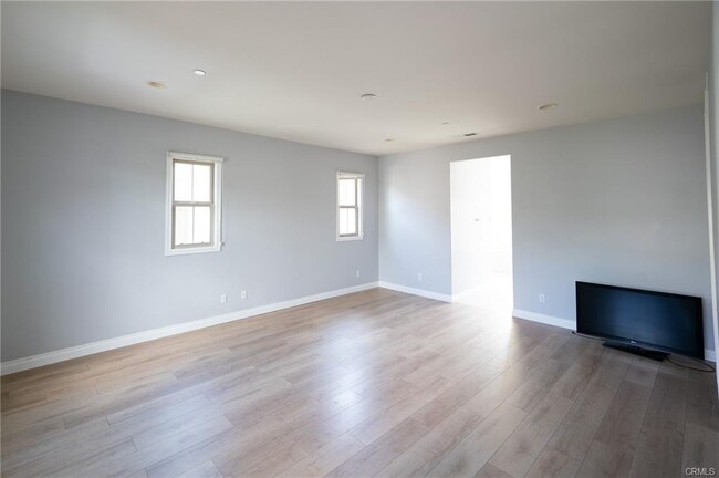 Building Photo - 137 Coyote Brush
