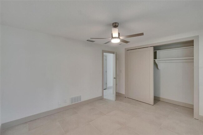 Building Photo - 1492 Sea Gull Dr S