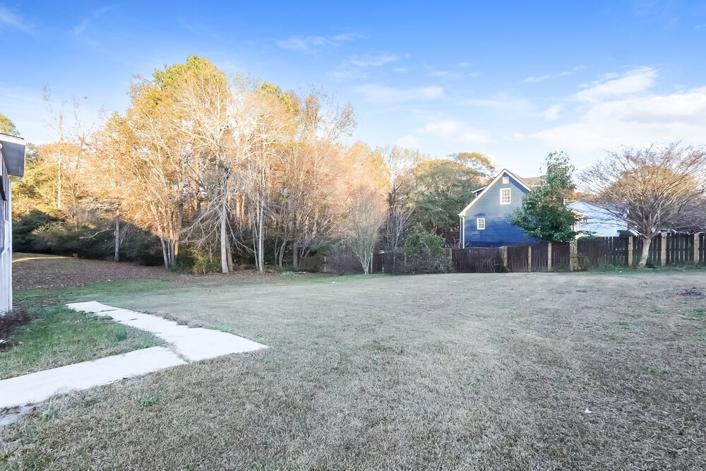 Building Photo - 709 Fallowfield Dr