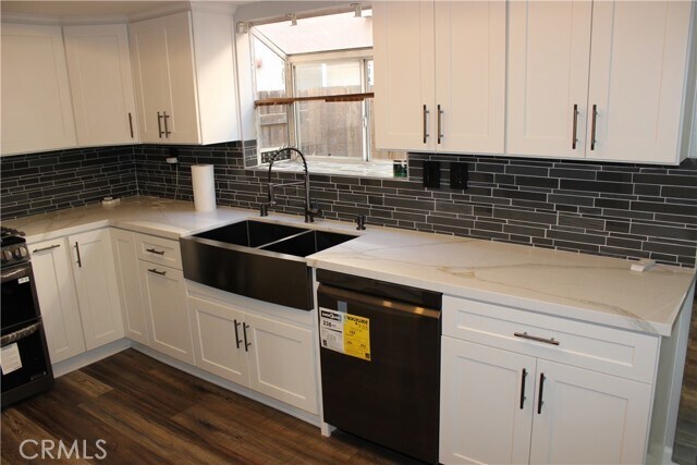 Building Photo - 9165 Noble Ave