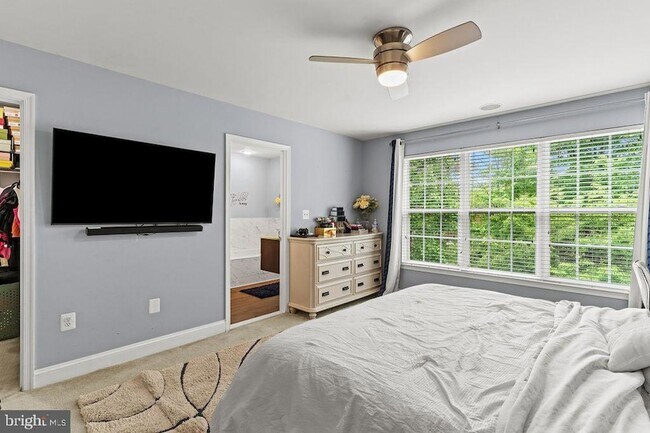 Building Photo - 2651 Glenriver Way