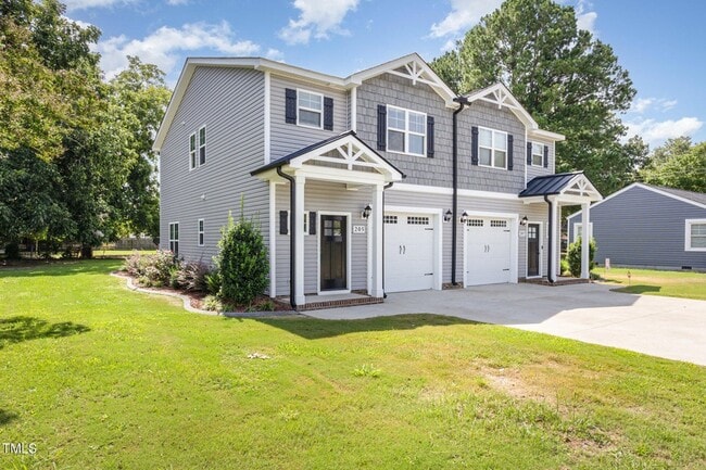 Building Photo - 205 S Walnut St