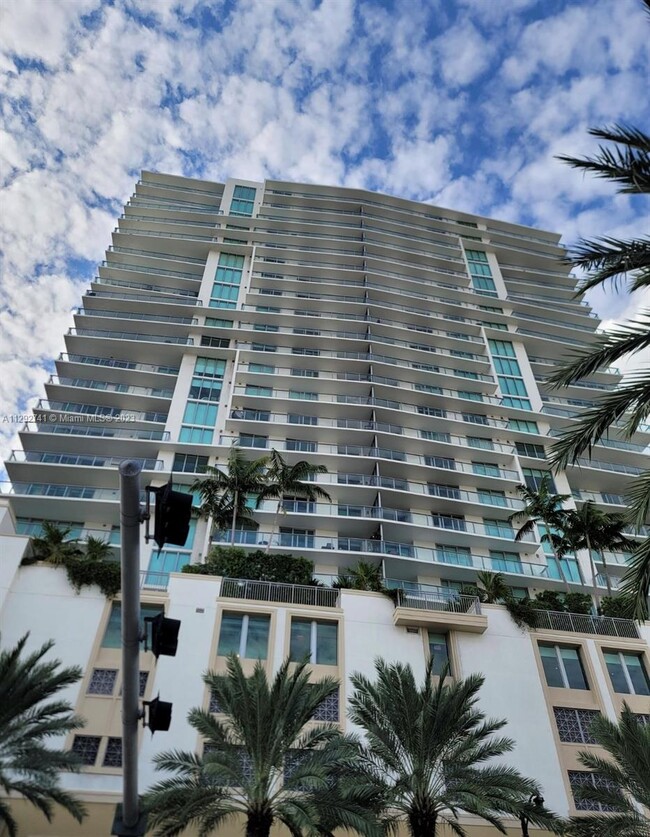 Building Photo - 300 Sunny Isles Blvd