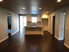 Building Photo - Brick Colonial - 3 Bedroom 2 Bath 1 Car Garage