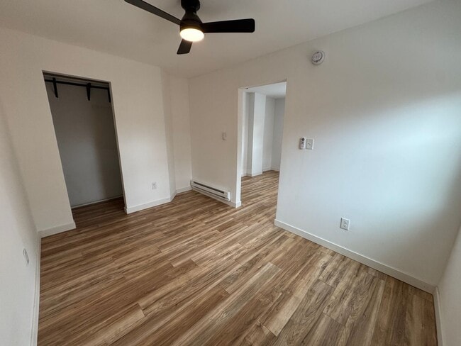 Building Photo - 512 W 10th St