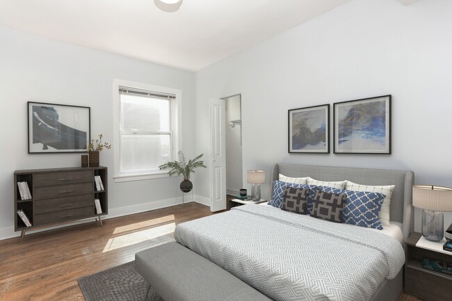 Building Photo - 2647 W Potomac Ave