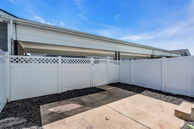 Building Photo - 253 Mary Ann Cir