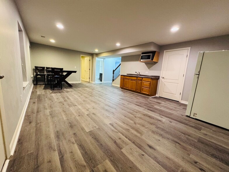 Building Photo - 32 Wagoneers Ln