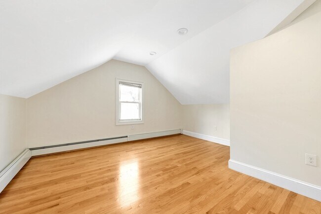 Building Photo - 4 School St Pl