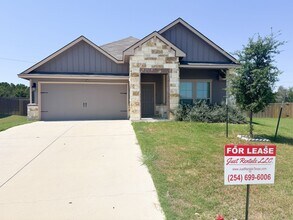 Building Photo - Available Now Beautiful 1 story, 4 bedroom...