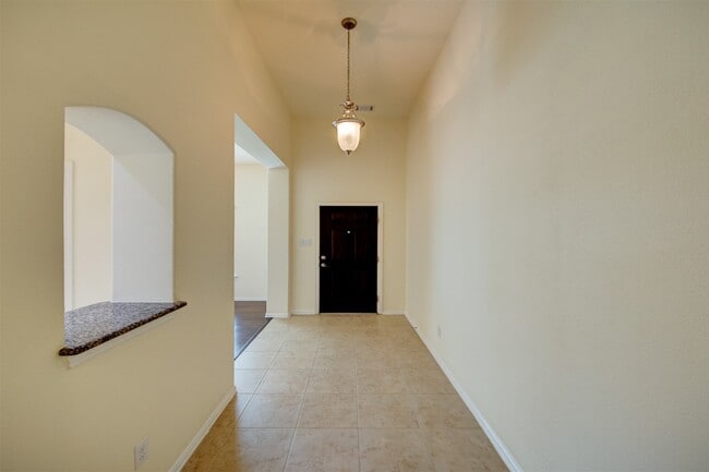 Building Photo - 606 Dunlavy Ln