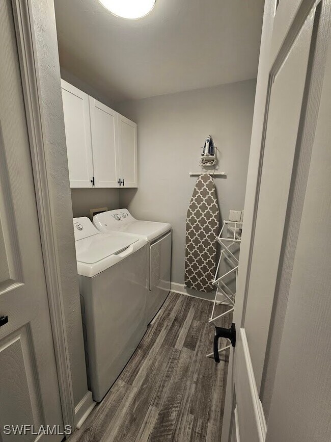 Building Photo - 10700 Ravenna Way