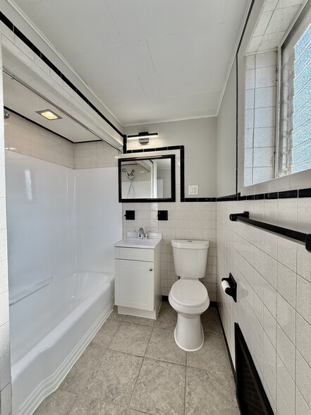 Building Photo - 2322 S Hutchinson St