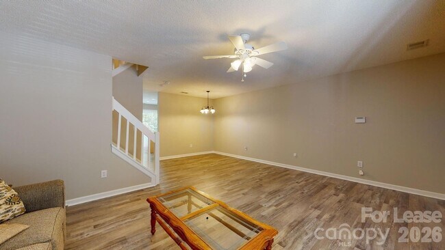 Building Photo - 670 Emerald Cove Dr
