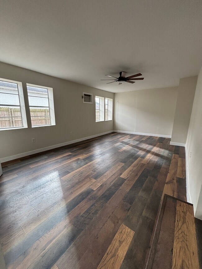 Building Photo - 1105 Reynolds Rd