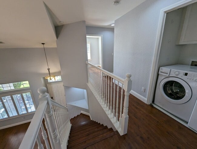 Building Photo - Beautiful 3bed 2.5bath 2 story home located in Rivergate Gated Community