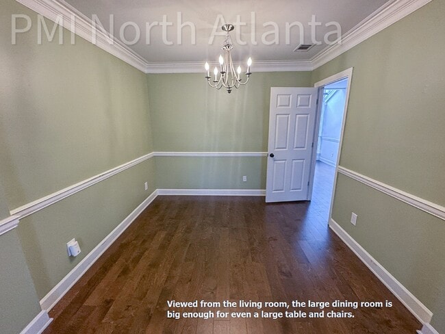 Building Photo - Easy Living in the Heart of Sandy Springs