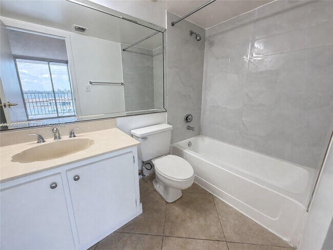 Building Photo - 7601 E Treasure Dr