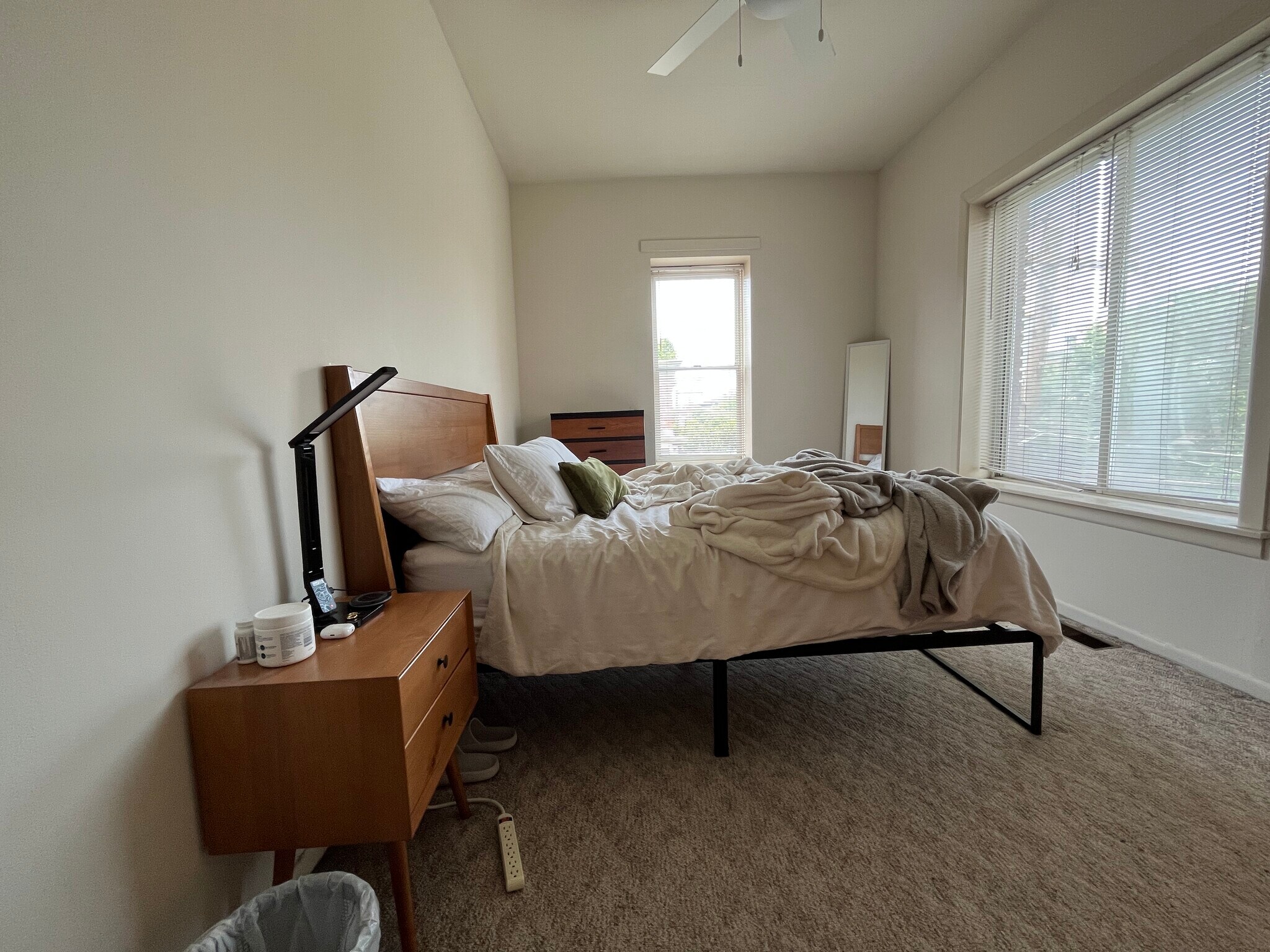 Bedroom-1 w/ 2 windows - 2001 Green St