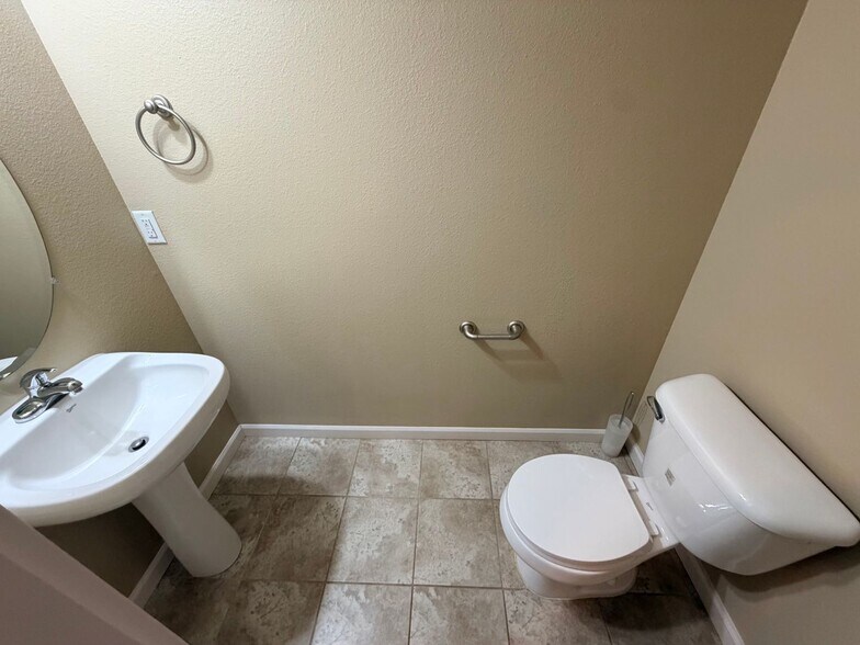 Building Photo - 3640 Summerlinn Dr