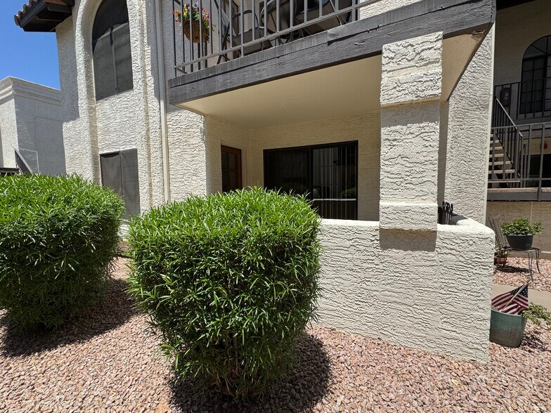 patio from across walkway - 11011 N 92nd St